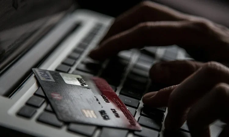 kredi-karti-kullaniminda-yapilan-en-buyuk-hatalar